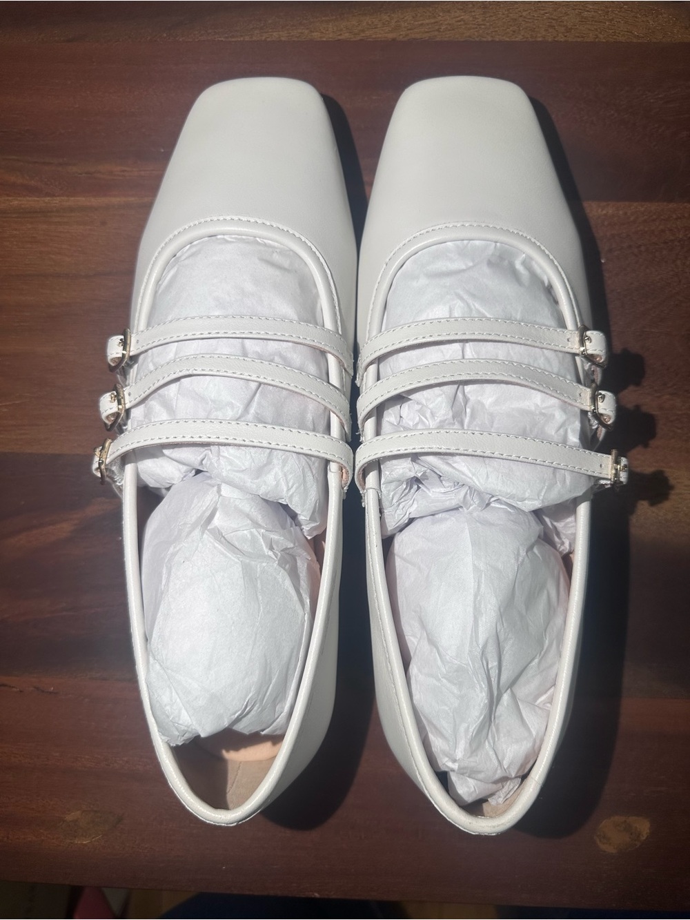 Matisse Women’s White NOVA Three Strap Flat 10M New In Box (NIB)